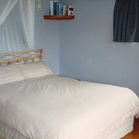 Manuka Lodge Tryphena Kültér fotó