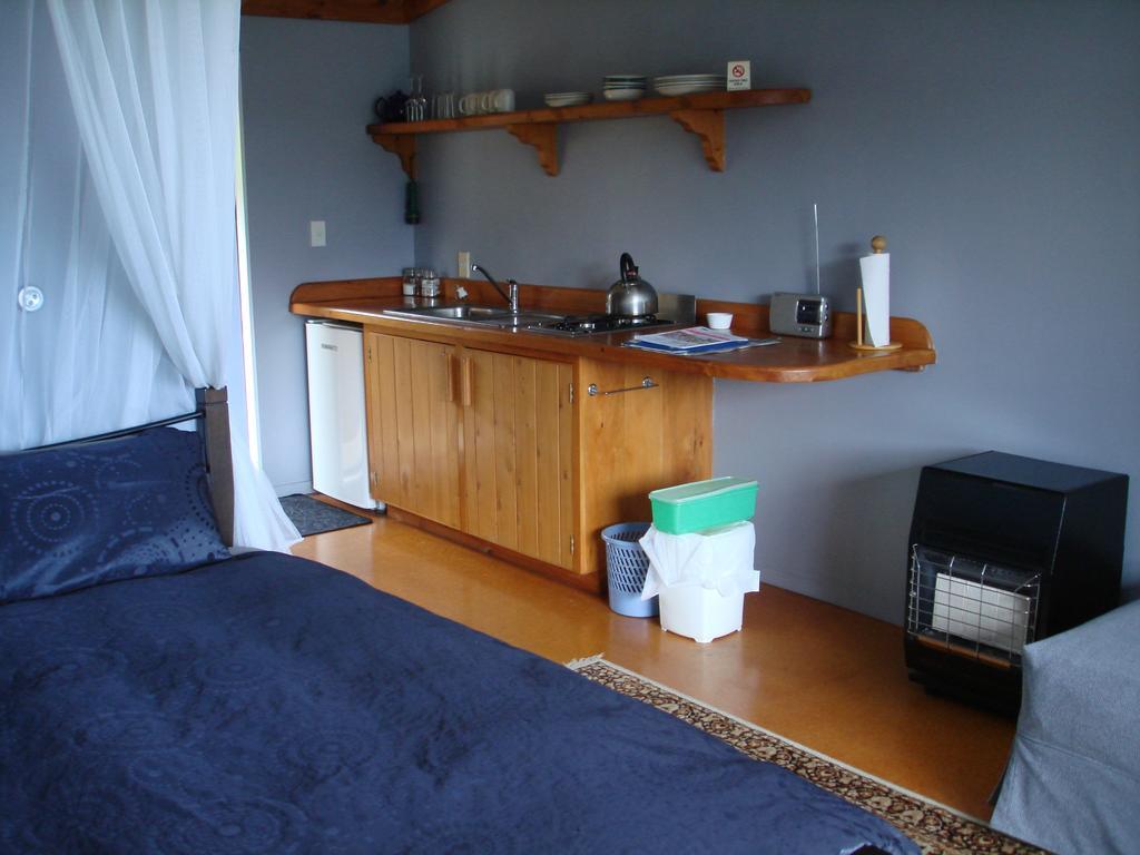Manuka Lodge Tryphena Kültér fotó