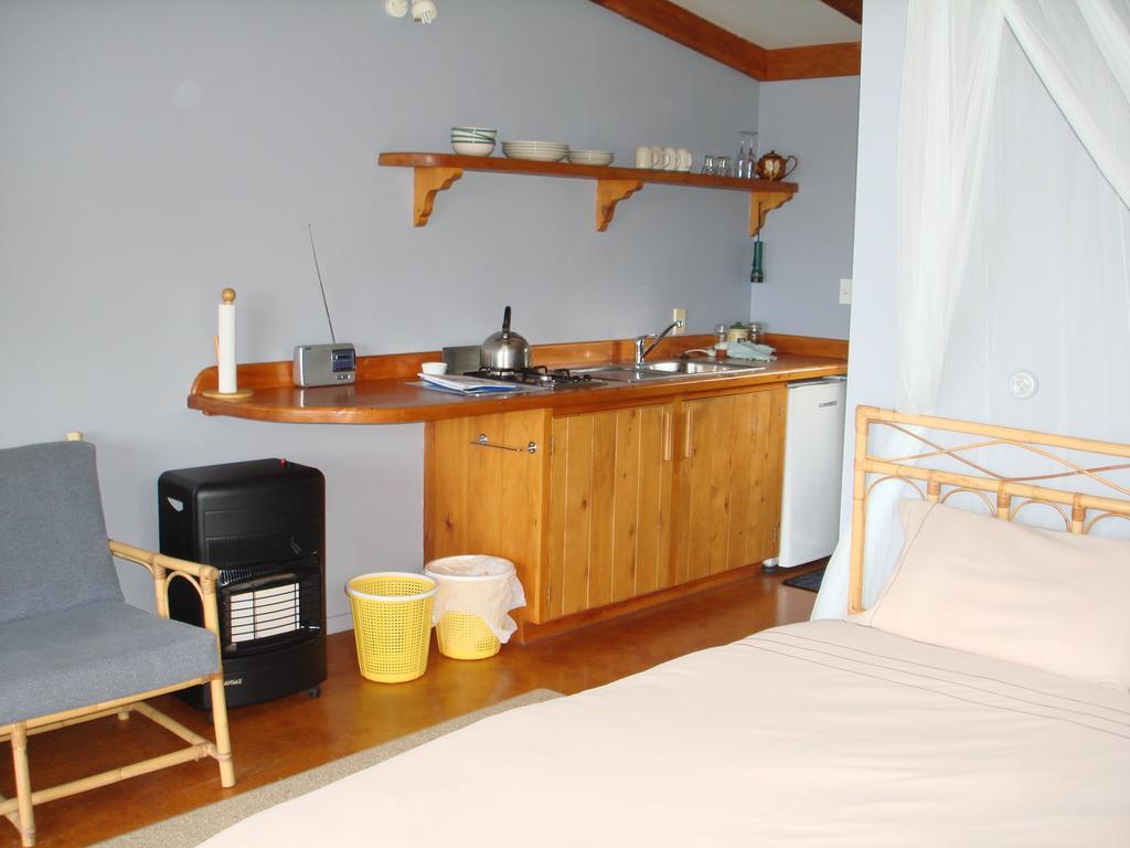 Manuka Lodge Tryphena Kültér fotó