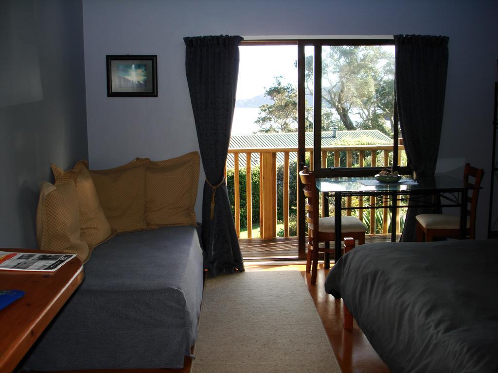 Manuka Lodge Tryphena Kültér fotó